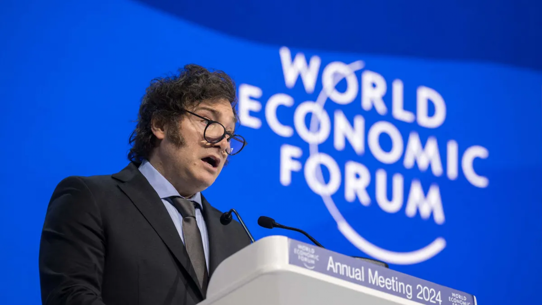 Milei comienza la segunda parte de su gira y viaja a Suiza para exponer en Davos